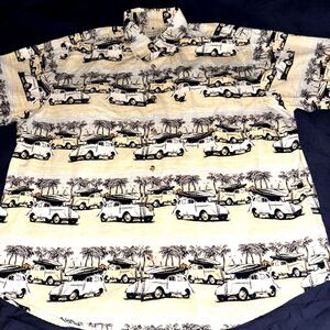 Crossings Mens Size L Button Up Short Sleeve Shirt Woody Print Surfboard Palms